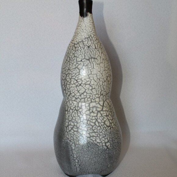 Naked Raku ceramic pottery bottle white and black glaze signed by artist unique - Picture 12 of 16